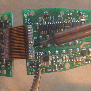 Propaivaem dorozhki blok steklopodemnika Volvo