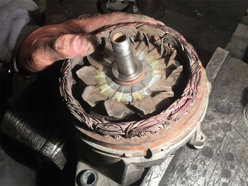 Проводим сборку генератора в обратной последовательности Sobiraem generator volvo fh