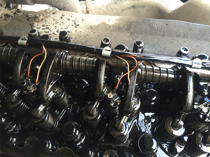 Снятая клапанная крышка. Forsunki-Renault-Premium-DCI